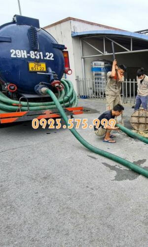 Hút bể phốt để đảm bảo vệ sinh môi trường cho khu dân cư