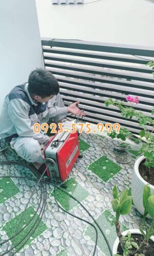 Hút bể phốt tại Nho Quan giá rẻ, phục vụ 24/7, có mặt sau 15 phút - 0963.613.536 2 Dịch vụ thông cống thoát nước tại ban công cho nhà phố