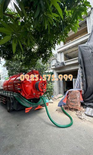 Hút bể phốt cho công trình chuẩn bị được xây mới