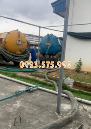 Hút hầm cầu Quỳnh Lưu uy tín, phục vụ 24/7, giá minh bạch 2 Dịch vụ hút hầm cầu Quỳnh Lưu nhanh chóng với xe hút chuyên dụng