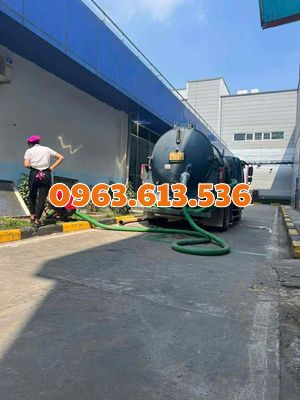 Xe hút hầm cầu tại khu công nhiệp tại TP.HCM