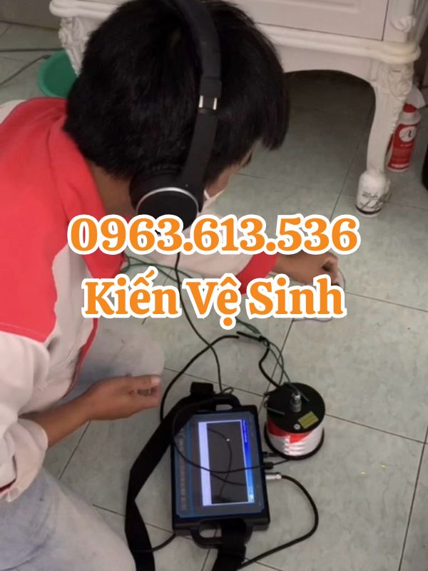 Dò nước rò rỉ tại Hà Nội