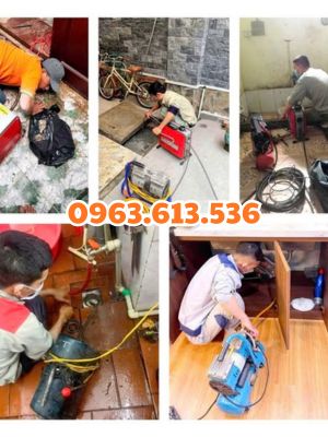 Ống đứng gang cũ dẫn nước chậu rửa bát ở khu tập thể Ba Đình