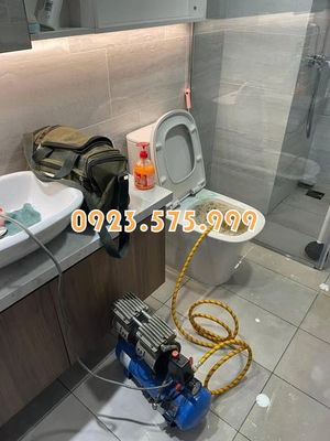 Thông tắc bồn cầu bằng máy nén khí tại Tây Hồ